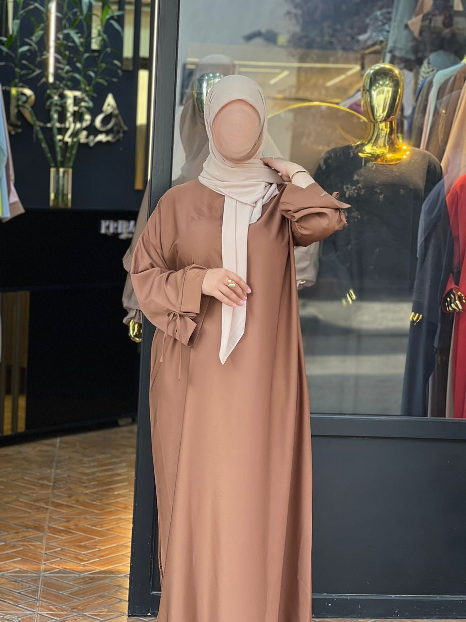 DIVERS VETEMENTS POUR FEMMES