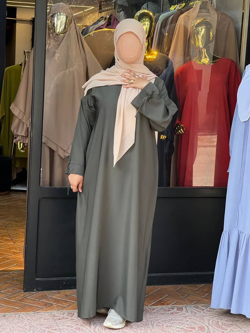 DIVERS VETEMENTS POUR FEMMES