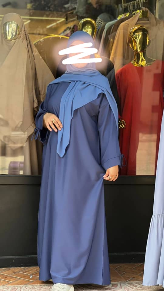 DIVERS VETEMENTS POUR FEMMES