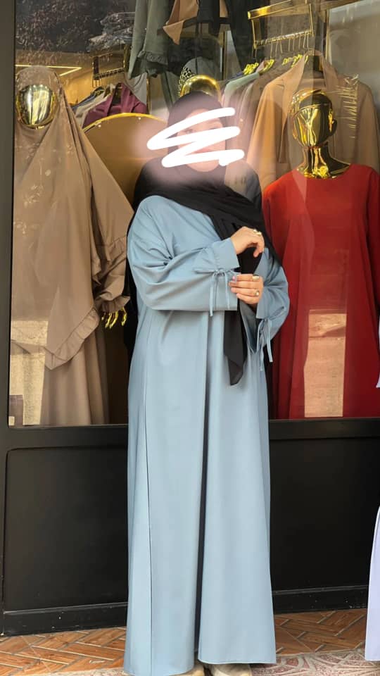 DIVERS VETEMENTS POUR FEMMES
